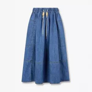 [백화점 홈쇼핑 정품] 스튜디오 톰보이 스트링 데님 미들 스커트(양말 ) 9105362109