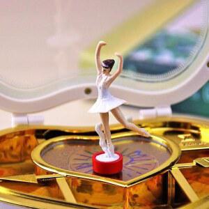 연말선물 모양 하트 여자 박스 핸드 선물 보석 상자 회전 목마 메커니즘