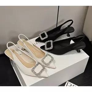 [라운슈] 스퀘어 큐빅 장식 미들힐 슬링백샌들 4.5cm