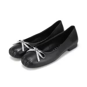 [본사운영] [26SS 신상] 바바라 페미닌 양가죽 발레리나 플랫 여성단화 1.5cm_BBJ106