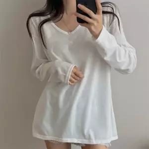 [다잇템] 여자 사이드슬릿 V넥 민무늬 기본긴팔 레이어드티 티셔츠