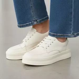 [라일리] Rly 여성 아이보리 베이직 스니커즈 데일리 캔버스화