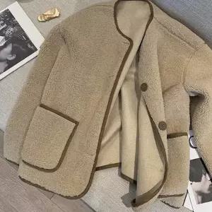 부드러운 카디건 앞단추 디자인 노카라 양털 촉감 점퍼 뽀글이