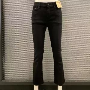 [뱅뱅] HC04 봄여름여성인밴드부츠컷스판블랙진 얇고 편한 나팔모양 블랙진 부츠컷 (S13085722)