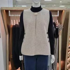 [해리앤] DP01 폼폼 장식 옆단추 숏 베스트 HOWP6N03_P331946762