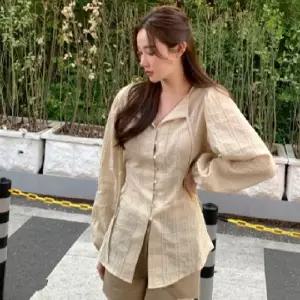 ( )블리일리 오버핏 베이지 브이넥 여리여리 레이스 허리 리본 블라우스 여름 봄 여행 데이트룩 나들이룩