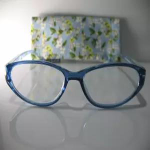 포스터 그랜트 아나벨 블루 플라워 캣시 리딩 안경 케이스 + 2.00 무료 하드 극세사 천 포함