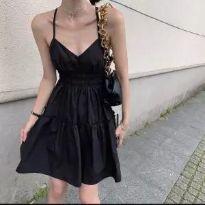 [에이치플러스몰]블랙 프릴 여성용 슬림핏 원피스 여름 데일리룩