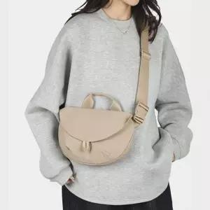 (색상 베이지)여행 반달 가벼운 힙색 크로스 백 핸드폰 가방 베이지 여행용 크로스백 여성 데일리