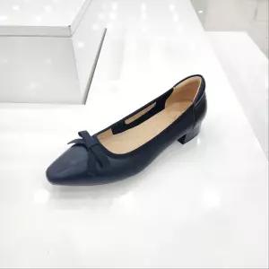 [탠디]by미셸 x24203 소가죽 소재 4cm굽 앞 장식 여성 펌프스 구두 cc4_CC