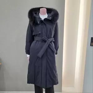 꼼빠니아세미루즈핏 폭스카라 다운패딩 CAEW1WIH230_IC