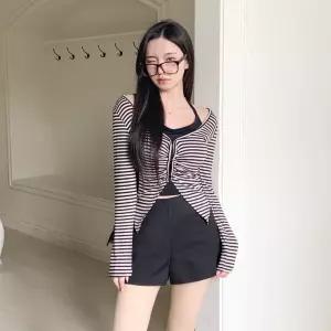 여자 슬림핏 스트라이프 딥브이 홀터넥 레이어드 가디건