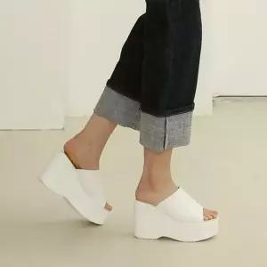 [라일리] Rly 국내제작 오픈토 플랫폼 웨지아웃솔 쿠션 경량 데