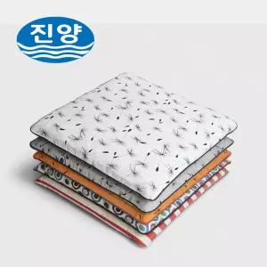 진양 황토 메모리폼 방석 국내산 국산 커버포함 노옵션 음이온방출 완제품 수험생 학생 자동차 미끌림 없는 방석 손님접대 다용도 사무실 카페 병원 식당