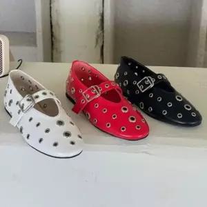 펀칭 스터드 여성 메리제인 플랫 로우라인 슈즈 6SS 메리제인플랫 스터드장식 버클스트랩