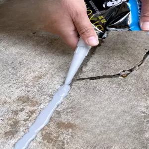 콘크리트보수제 벽 갈라짐 보수 회색 바닥틈 틈새 타일 메꿈 콘크리트 균열 외벽 보수제