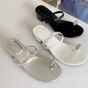 에나멜 소재 큐빅 장식 미니 밴딩 여성 쪼리 슬리퍼 여성슬리퍼 플립플랍 여름슬리퍼