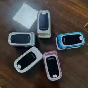 손가락삽입 산소포화도 간이측정기 심박 가정용 휴대용