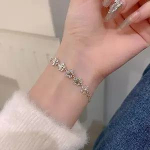 [라일리쥬얼리] Rly 여자팔찌 패션템 써지컬 소재 큐빅포인트 우정