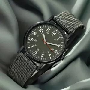 저소음 메탈 나토 스트랩 학생용 아날로그 손목 시계 군인 스타일