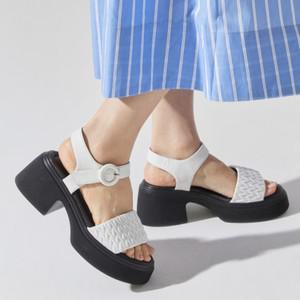 엠.무크 허드 캐쥬얼 샌들 화이트 516523519ZY