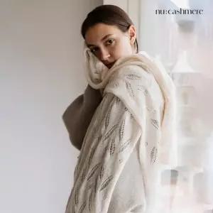 [런칭가 129000원]누캐시미어 25FW 캐시미어100 레이스숄