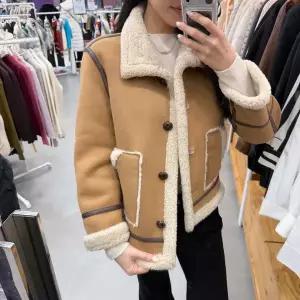 [레코브]여성 무스탕 라인 배색 트리밍 자켓 LC61EZMT601X