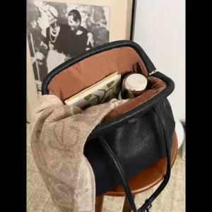 호환  블랙 가죽 대용량 토트백 여성용 2026 신상 명품 멀리스트 하이엔드 핸드백 싱글 숄더 클립백