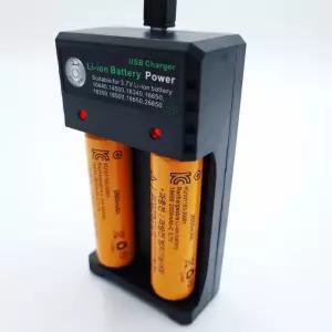 3.7V 18650 리튬이온 배터리 건전지 2개 충전기 1개 풀세트