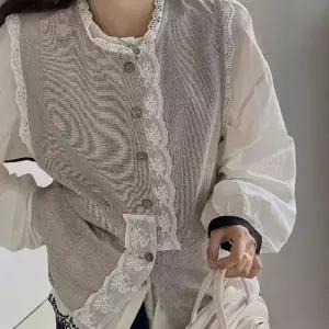 볼사스 캐주얼 여사친 민소매 싱글 리넨 조끼 나시 라운드 레이스 ADOR1