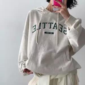 [신상오픈런]시애틀 미국여행 여자봄티 루즈핏맨투맨 후드티셔츠 (29533738)