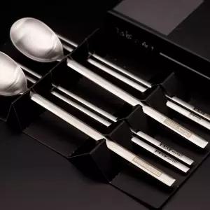블랙앤화이트2인수저 블랙박스세트/숟가락/젓가락/세트/2벌/집들이/선물/수저/스텐/국산/고급/모던한/결혼