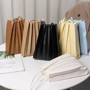 스트랩크로스백 주름 크로스 미니백 웨이브 쉐입 폰가방 똑딱이 단추