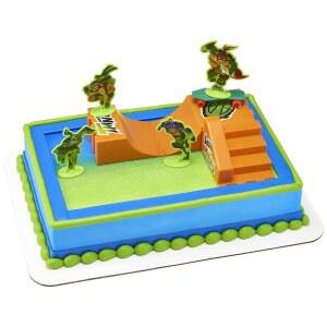 데코셋 10대 돌연변이 거북이 TMNT 라이즈 업 케이크 토퍼 케이크와 컵케이크를 위한 6 생일 장식 모든 캐릭터와 인터랙티브 스케이트보 팬을 놀라게 하세요