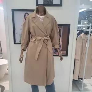 [베스띠벨리]볼륨소매트렌치코트BKNAC26031BE_YS_YS