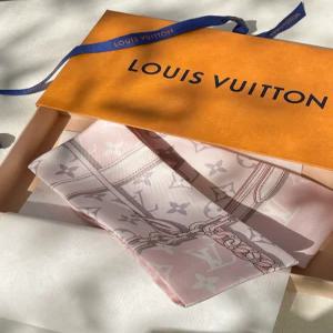 루이비통 모노그램 컨피덴셜 방도 실크 스카프 핑크 M70637