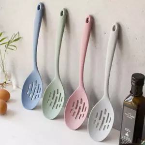 실리콘 구멍국자 볶음 스푼 타공 건지기 건더기주걱 요리 샐러드 큰요리 큰수저 조리도구