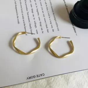 매트골드 웨이브 링 귀걸이 은침 쥬얼리 이어링