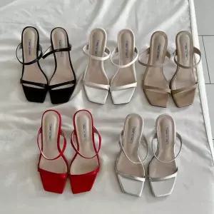 인기상품 사선 스퀘어 쉐입 더블 밴딩 데일리 하이힐 슬리퍼 [WE87DEA_250919]