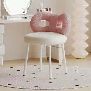 양털리본의자 체어 등받이 양털 공주풍 패브릭 화장대