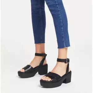 [아웃도어스/핏플랍]올블랙 레더 샌들 FFSO2E111BB