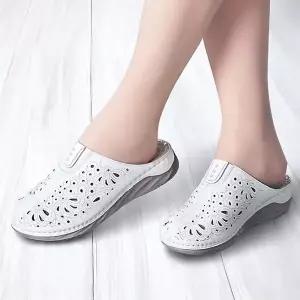 우아한 스타일의 꽃무늬 펀칭 웨지힐 뮬 슬리퍼 (34762533)