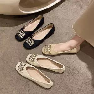 천진반 여사친 데일리룩 신발 단화 플랫 프렌치 스퀘어 토 슈즈 봄가을 로퍼 벨벳 슬립온 KUK3