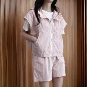 [신상오픈런]여성 캐주얼 후드 아노락 조끼와 반바지 세트 (33139090)