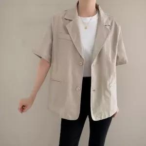 [신상오픈런]여성 사무실룩 버튼 카라넥 반팔 오버사이즈 린넨 재킷 (39096403)