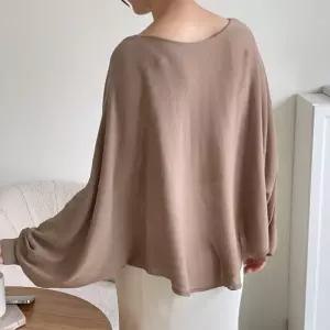 [신상오픈런]판쵸니트 가오리 뱃살커버 보트넥 비스코스티셔츠 (31862554)