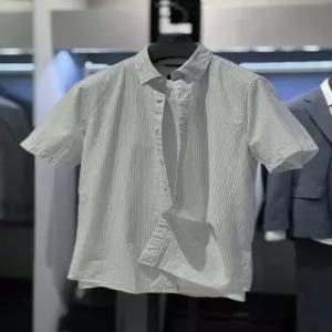 [트루젠] 트루젠 라이트그레이 코튼 시어서커 스트라이프 반팔 캐주얼 셔츠 426617041385-1