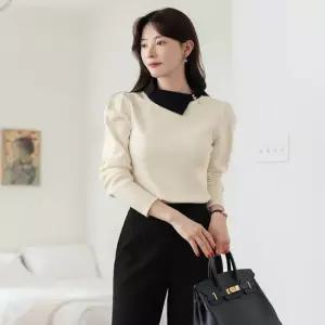 [시크라인] 제인스 언발 배색 카라 골드 버튼 니트