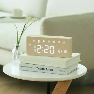 전자 탁상시계 LED 디지털 우드 무소음 날짜 알람 데이즈 인테리어 책상 테이블 야광 요일 선물 21cm