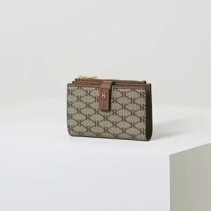 [헤지스](센텀시티점)[HAZZYS ACC] 브라운 로고패턴 가죽 중지갑 HIWA4F884W2